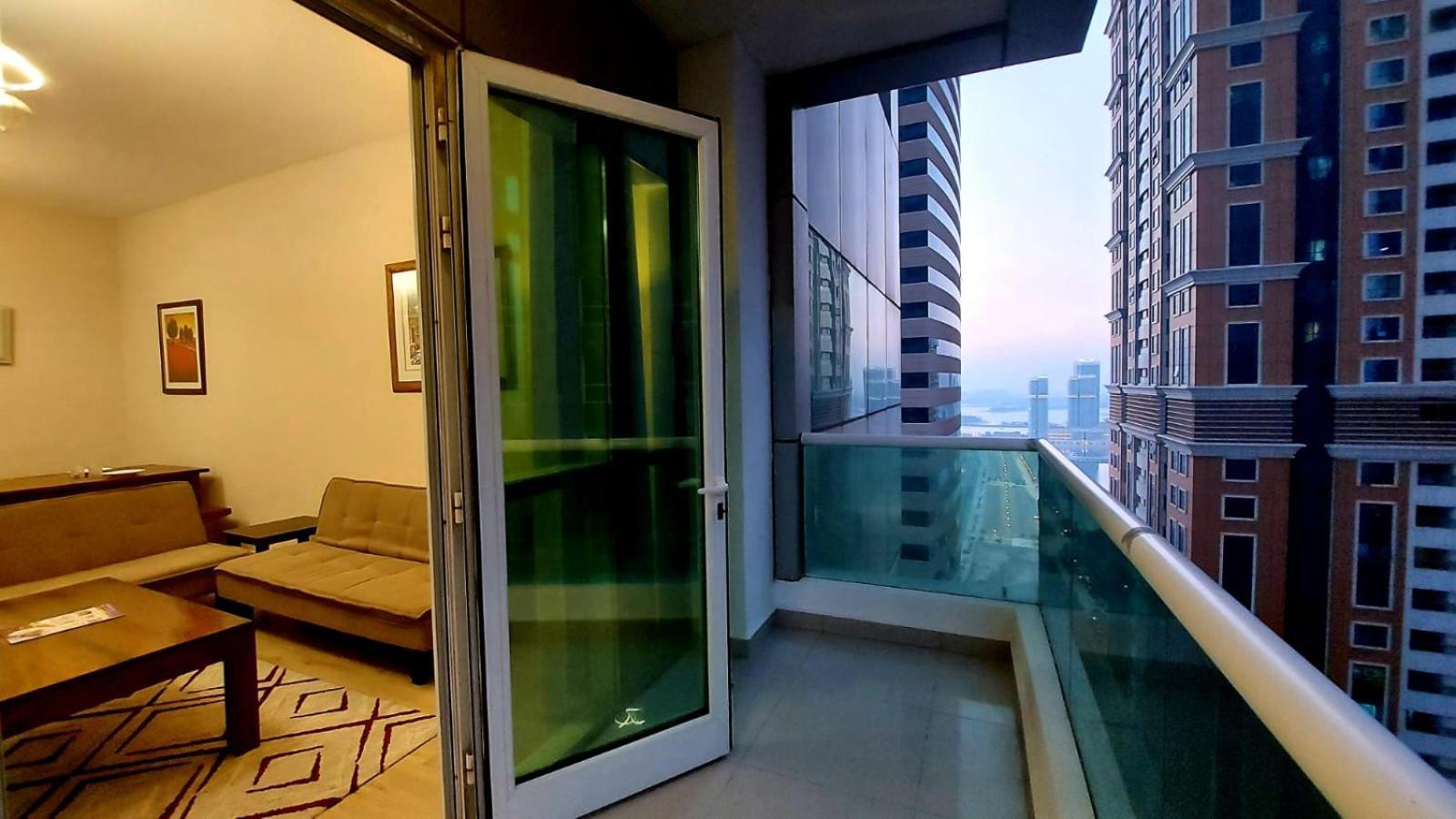 Entire Private Self Catered Marina Daire