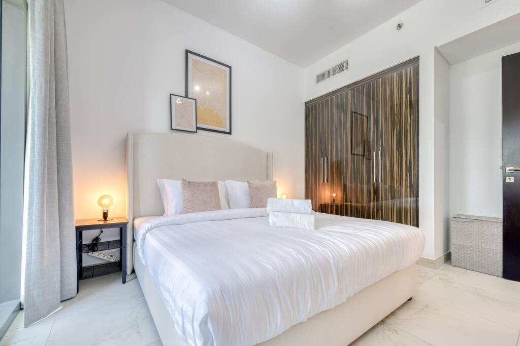 Apartment Chic Spacious 1 Bedroom In South. Dubai