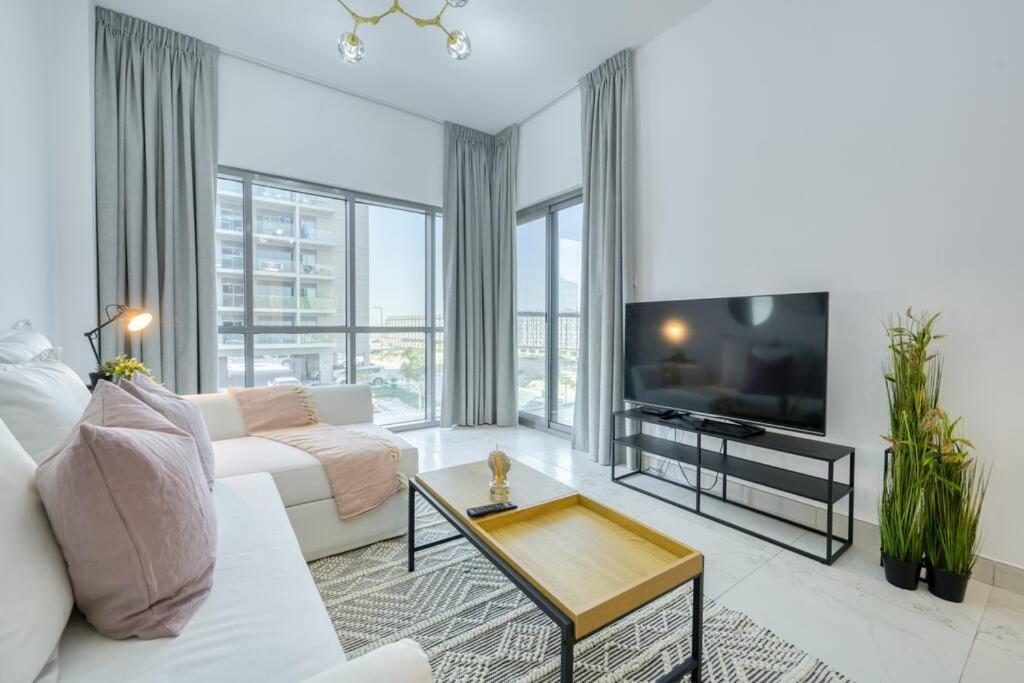 Chic Spacious 1 Bedroom In South. Dubai