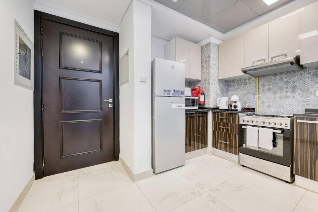 Chic Spacious 1 Bedroom In South. Apartment Dubai
