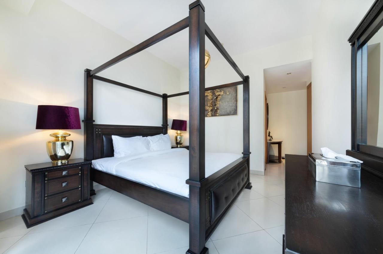 Maison Privee - Spacious Apt With Beach, Pool And Marina Access Dubai