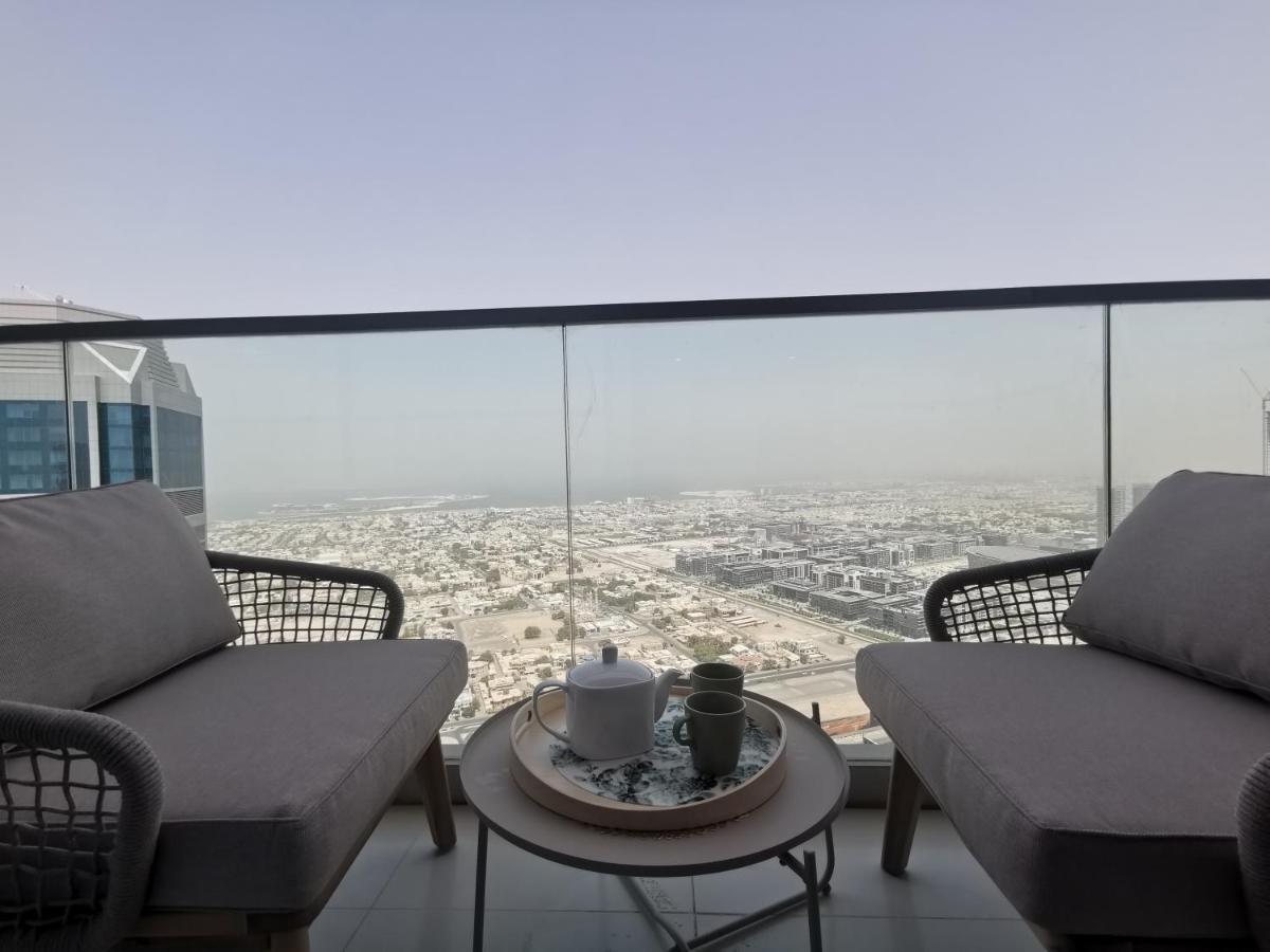 Apartment Vacay Lettings -spotlight Infinity Pool At Paramount Tower Dubai