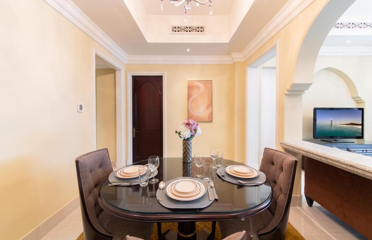 Maison Privee - Opulent Apt Beside Mall W Burj Khalifa Views