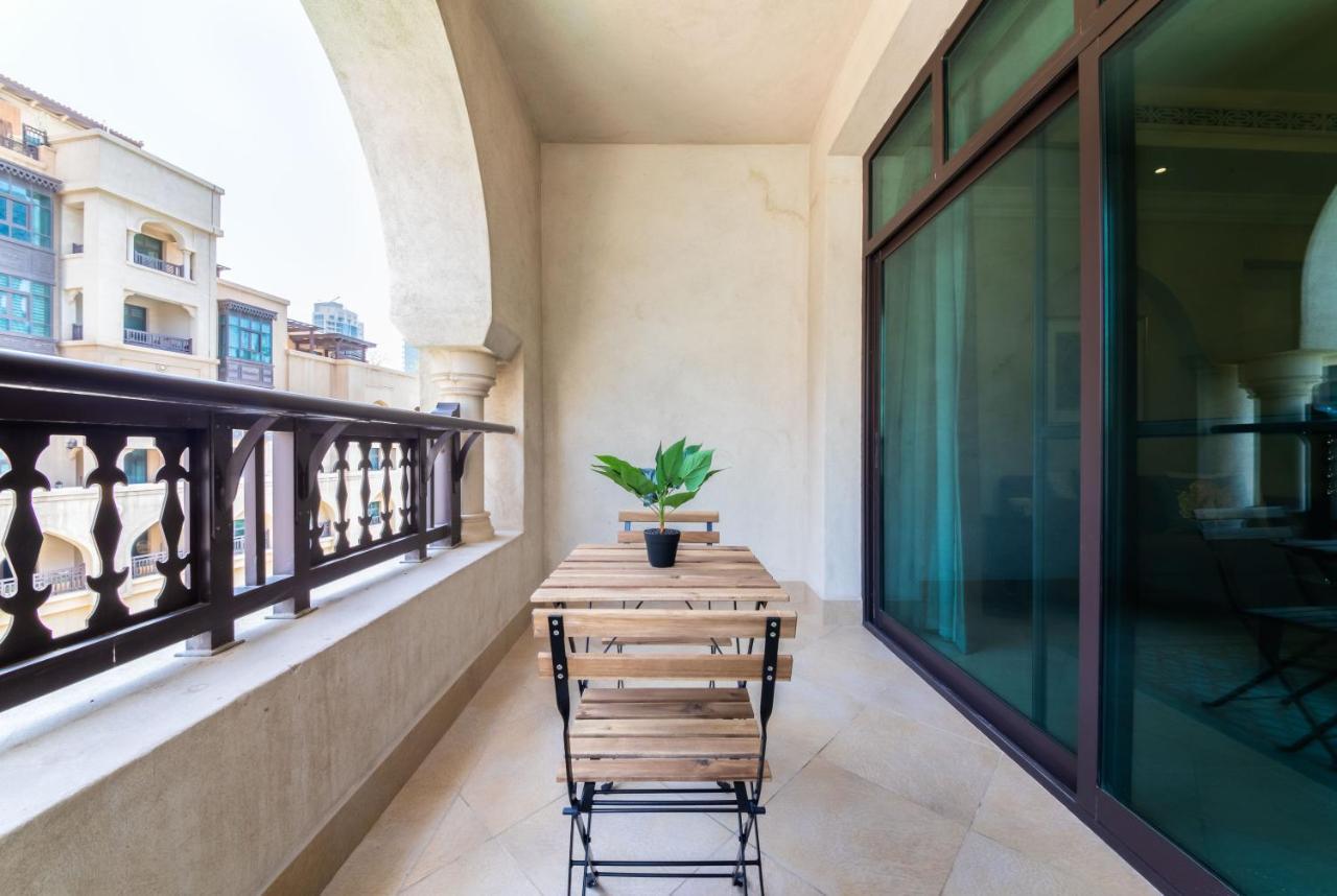 Maison Privee - Opulent Apt Beside Mall W Burj Khalifa Views * Dubai