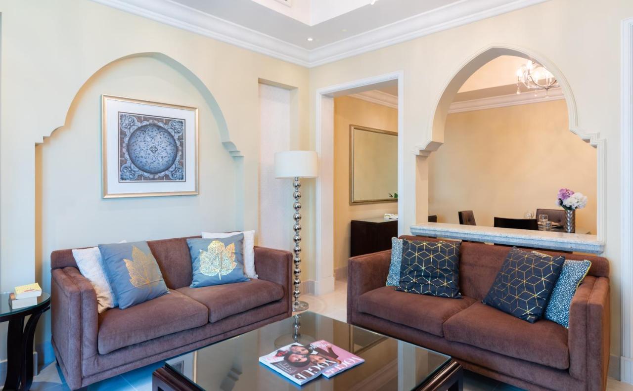 Maison Privee - Opulent Apt Beside Mall W Burj Khalifa Views *