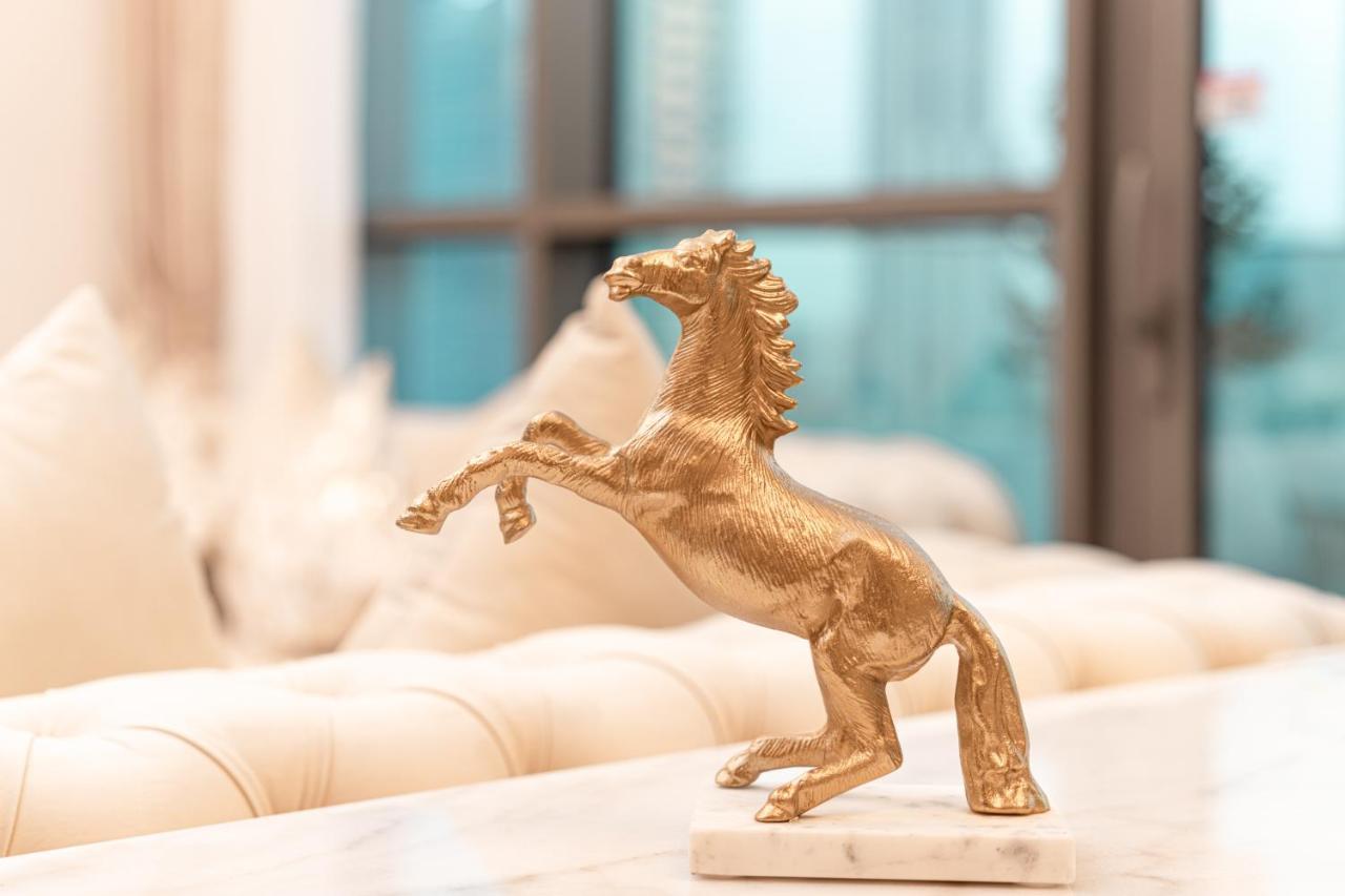 Elite Royal Apartment: Panoramic Burj Khalifa View & Mall Access