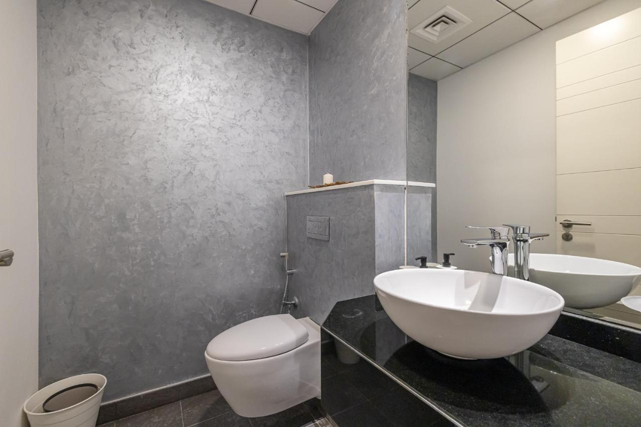 Hashtag - Excellent 1bdr With View In Media Apartment *