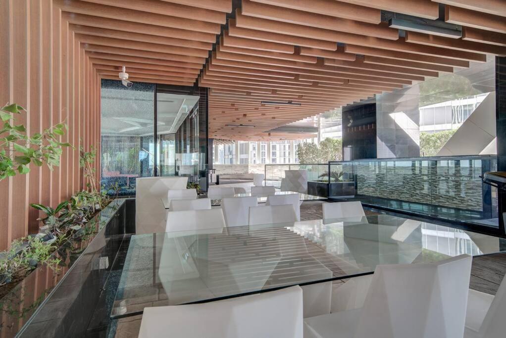 Lovely In Business Bay Apartment