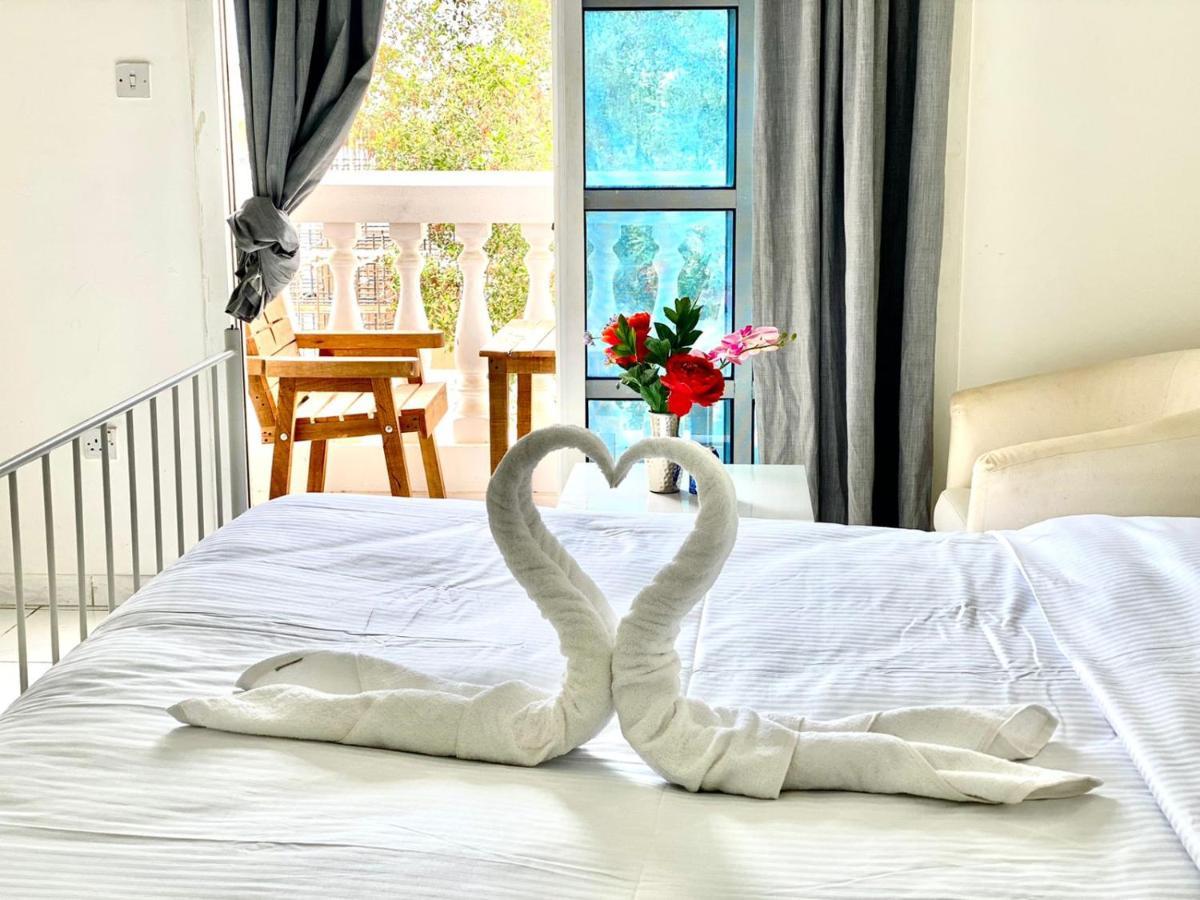 Comfortable Private In Compound Housing Guest house Dubai