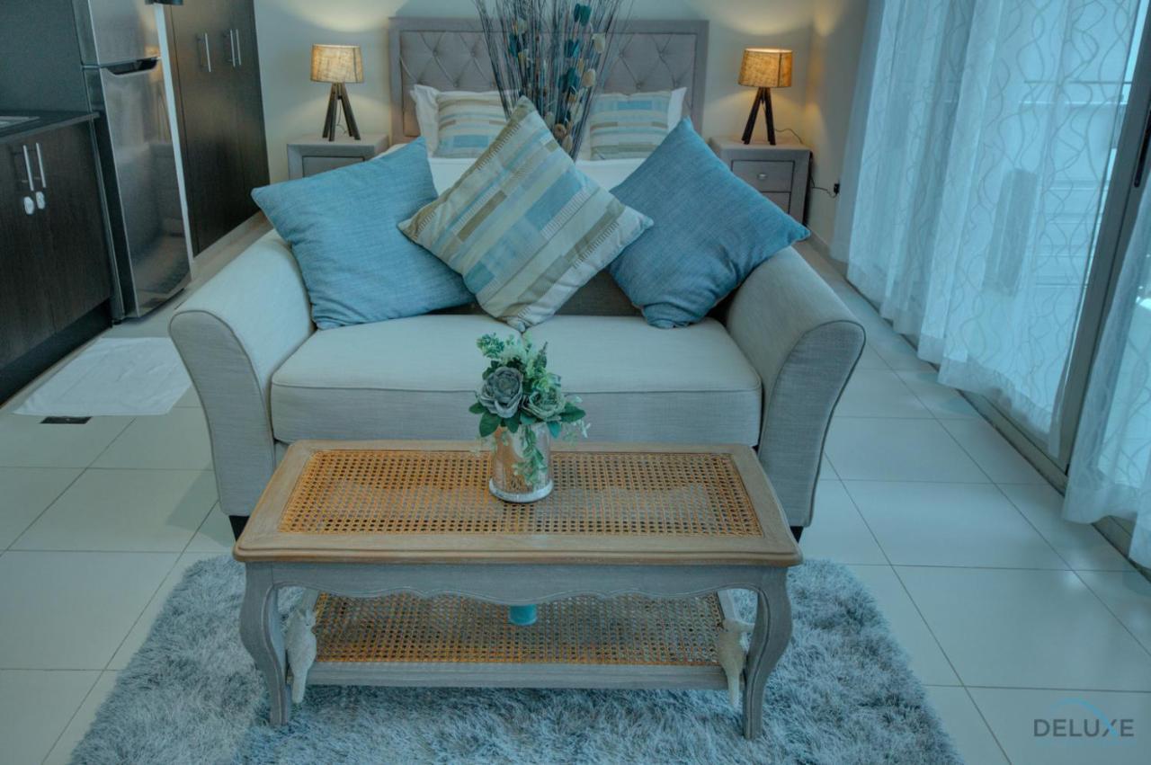 Apartment Modern At Royal Oceanic Jbr By Deluxe Homes