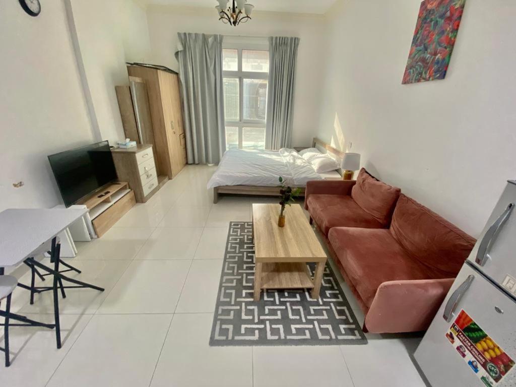 Comfortable And For Rent In Daire Dubai