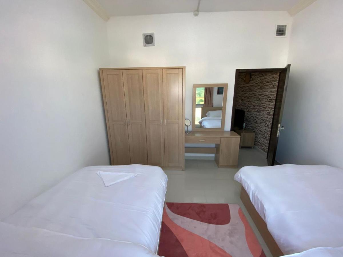 Comfortable And For Rent In Daire Dubai