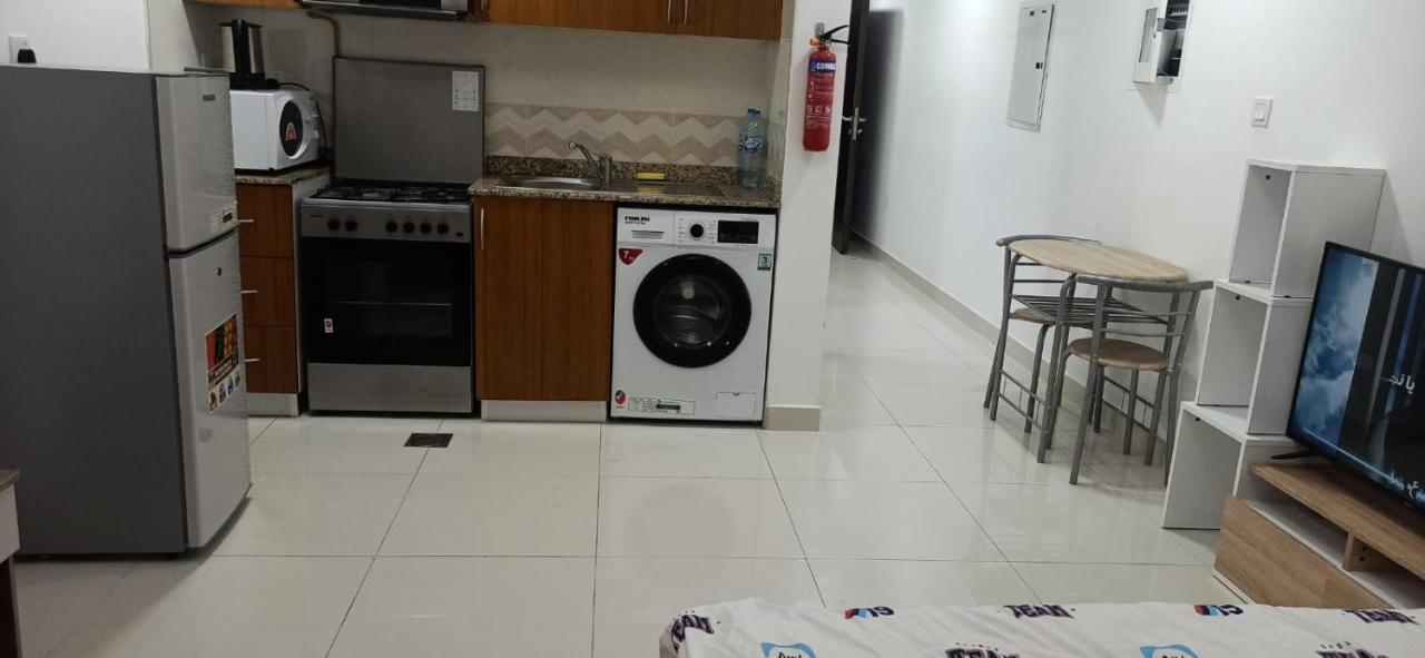 Comfortable And For Rent In Daire Dubai