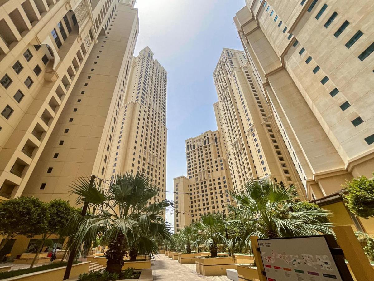 Higuests - Charming In Jbr With Balcony By The *