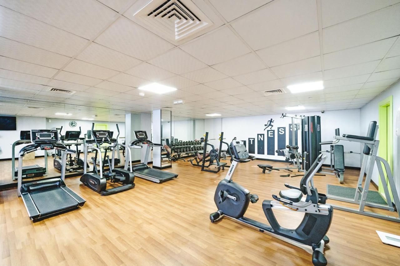 Spacious 3br With 180˚ Marina Views Dubai