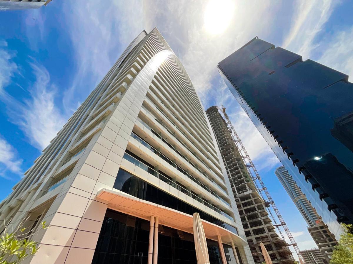 Higuests - Modern With Incredible Skyline View Apartment