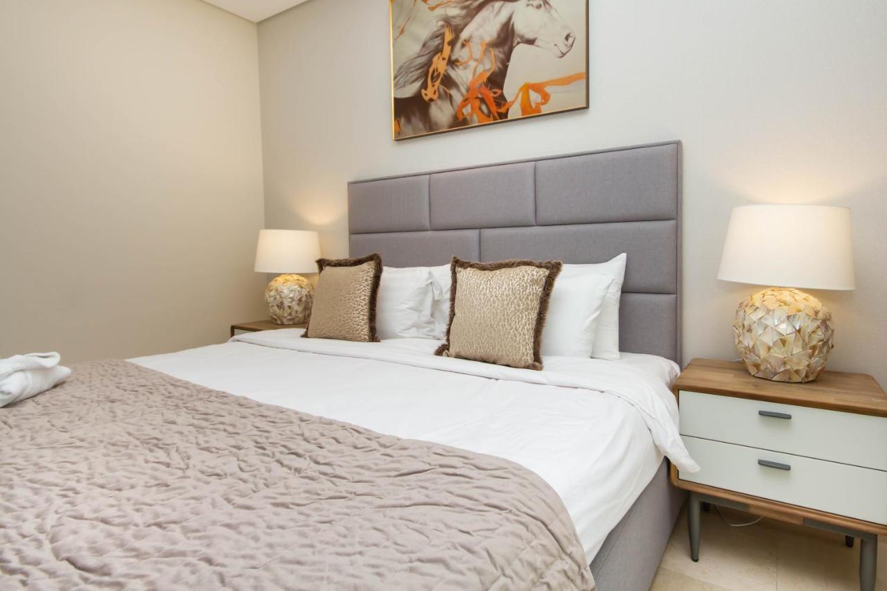 Bespoke Homes - Palm Jumeirah- 2 Bedroom Sea View With Pool & Access, The 8 *