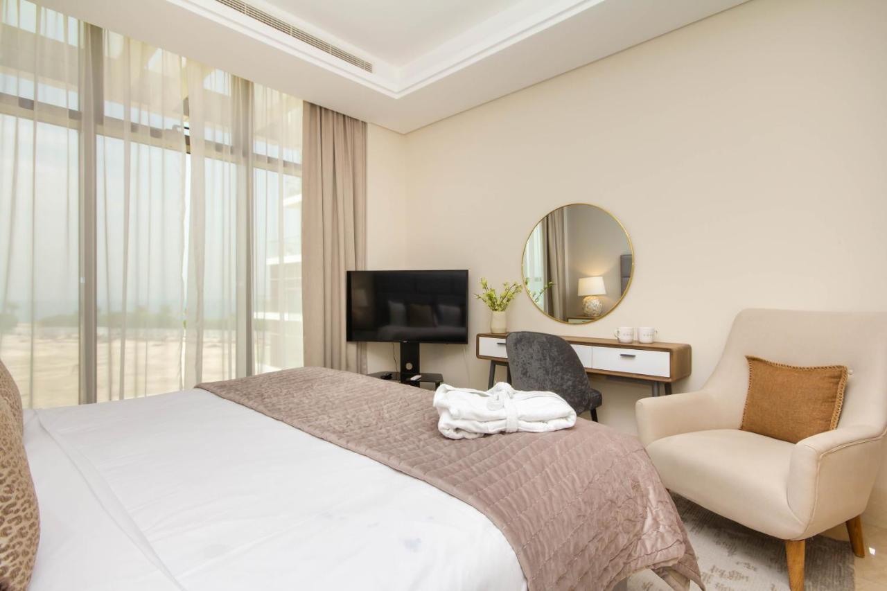 Bespoke Homes - Palm Jumeirah- 2 Bedroom Sea View With Pool & Access, The 8 Apartment