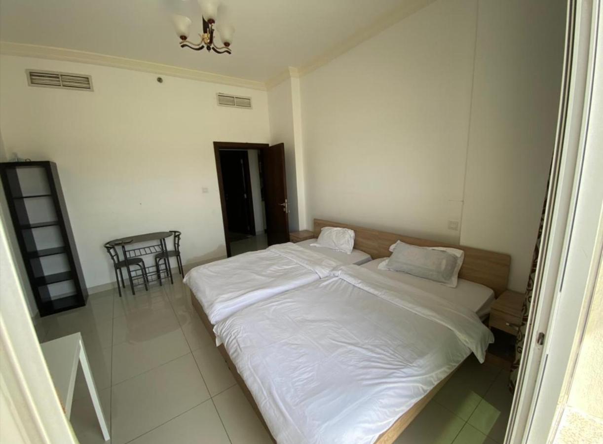 Cozy And Small Partitions For Men Guests In Apartment Dubai