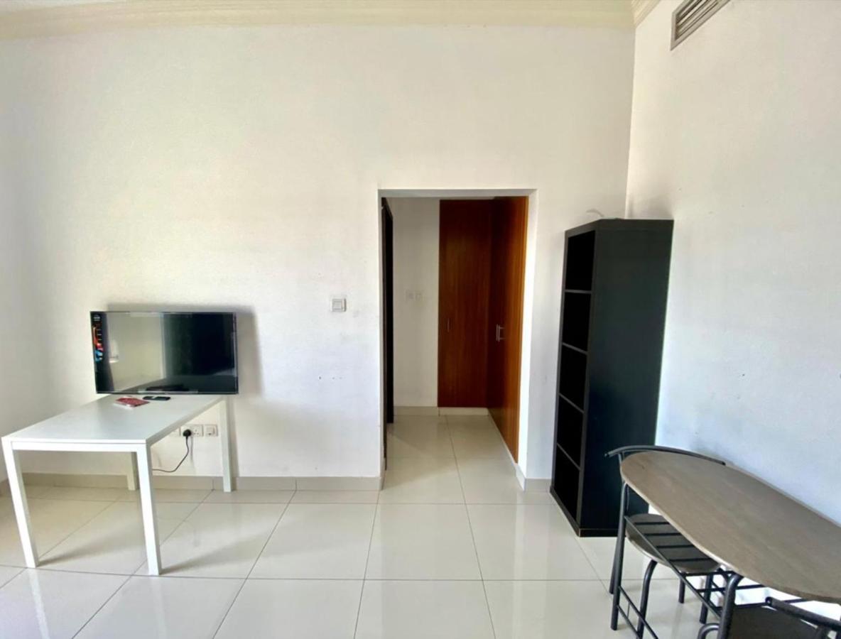 Cozy And Small Partitions For Men Guests In Apartment