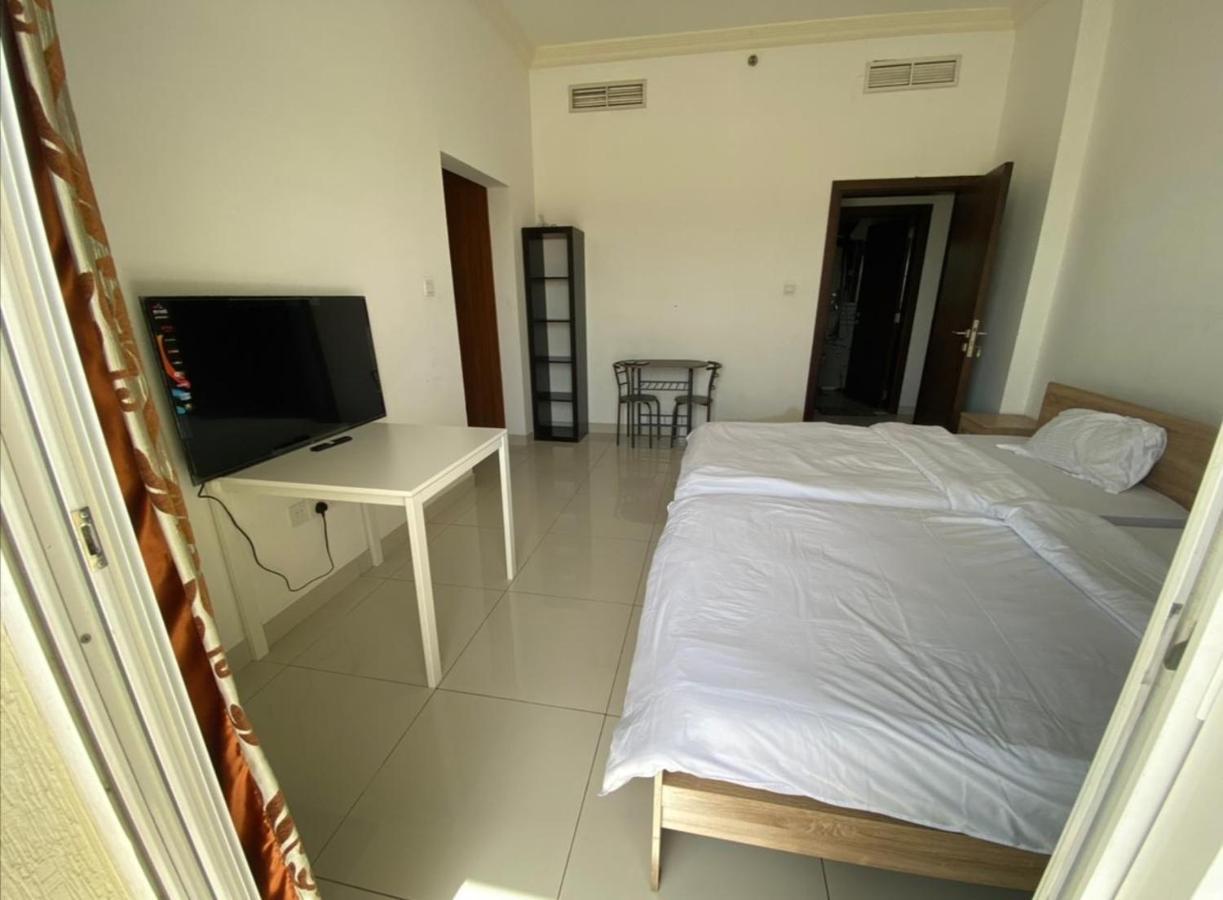 Daire Cozy And Small Partitions For Men Guests In