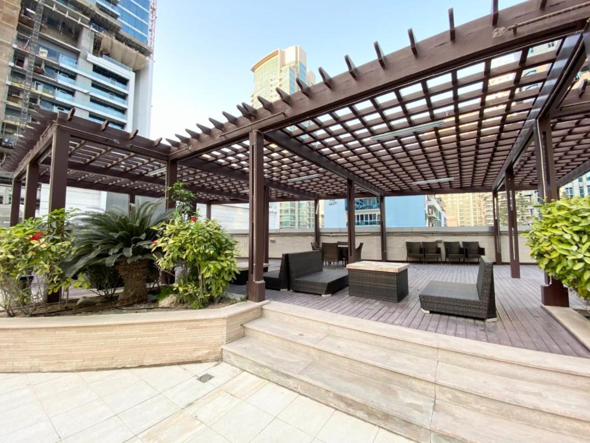 Marina - 5 Bedroom, Feel, Great Amenities *