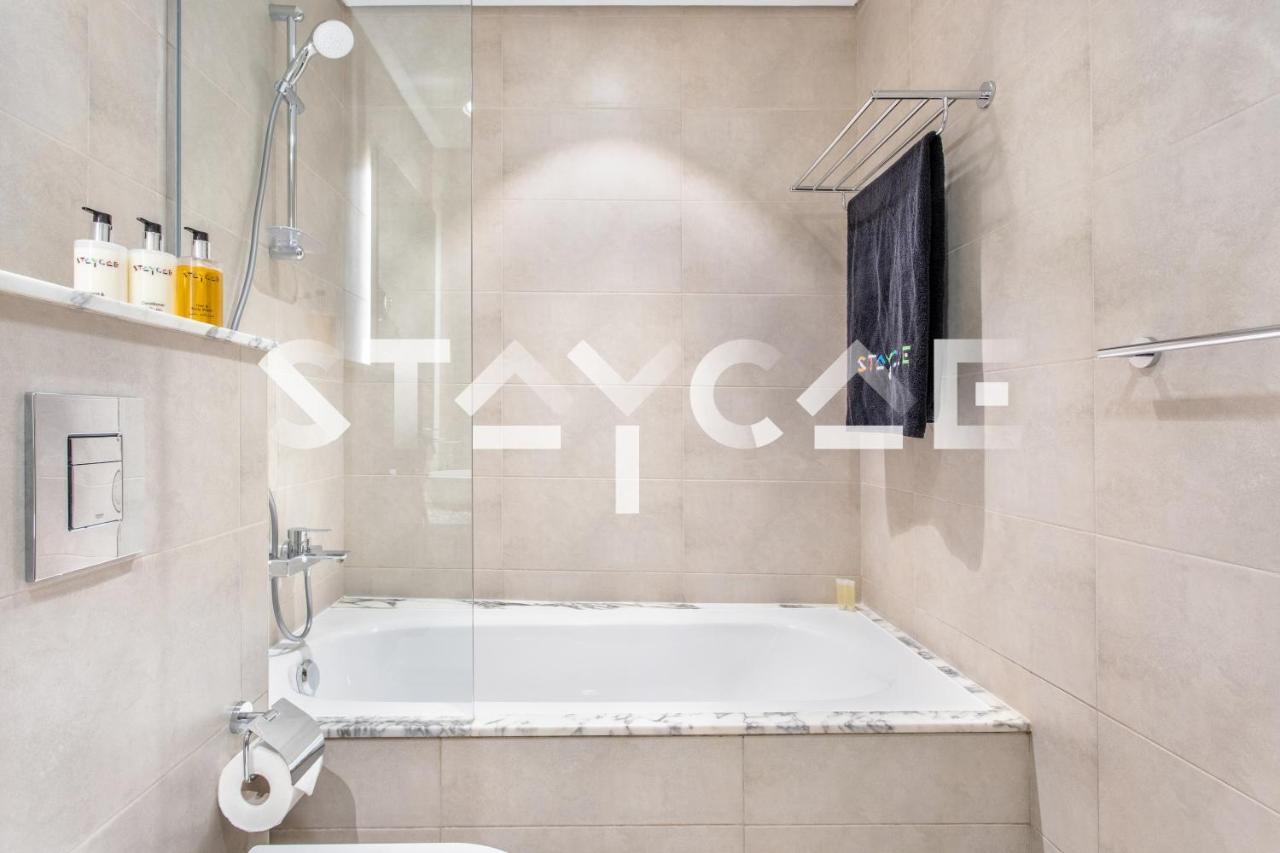 Staycae Homes - Paramount Midtown Apartment *