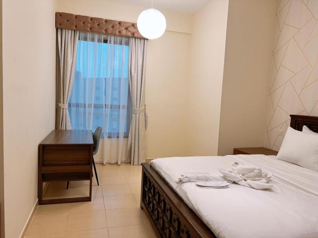 2201 Spacious Family In Jbr Apartment
