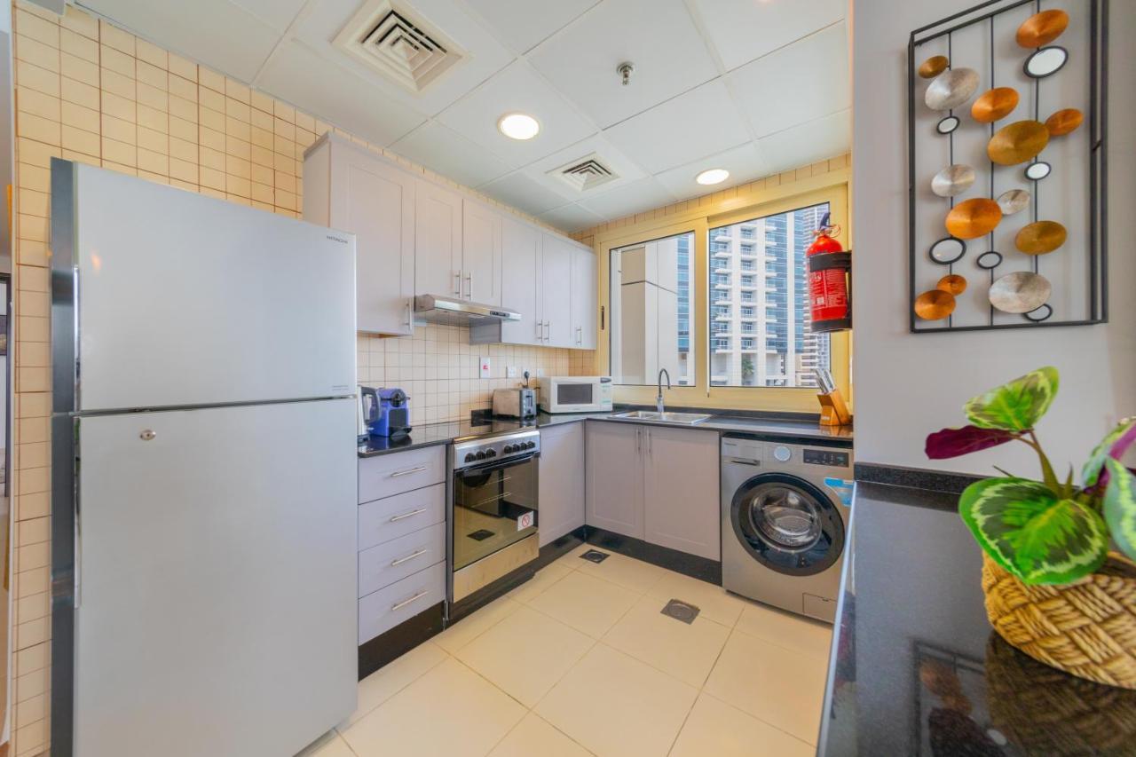 Eden's Homes & - Royal Oceanic Apartment