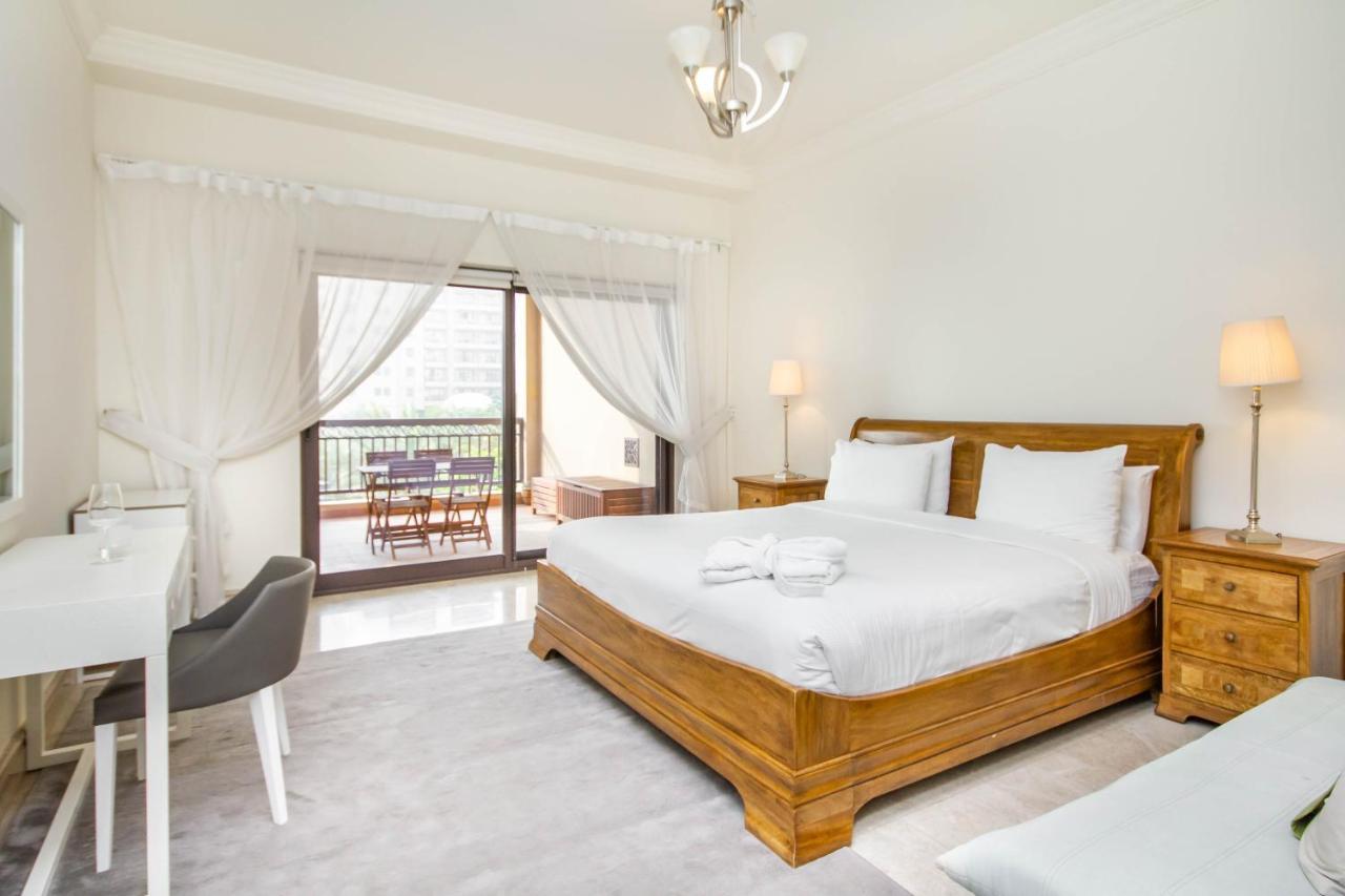 Bespoke Homes - Palm Jumeirah- 2 Bedroom & Pool Access, South *