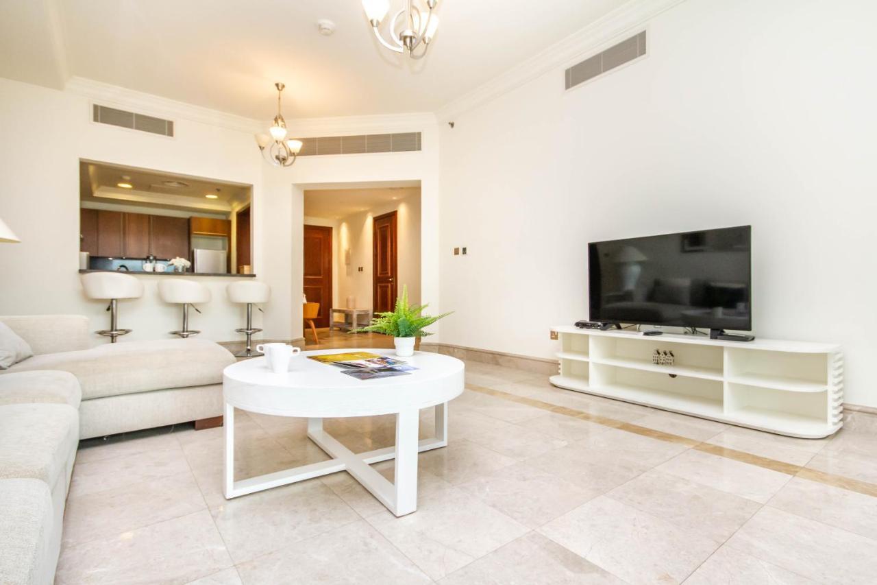 Bespoke Homes - Palm Jumeirah- 2 Bedroom & Pool Access, South Apartment Dubai