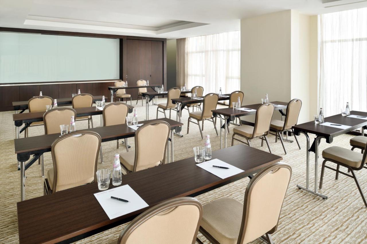 Mövenpick Jumeirah Lakes Towers