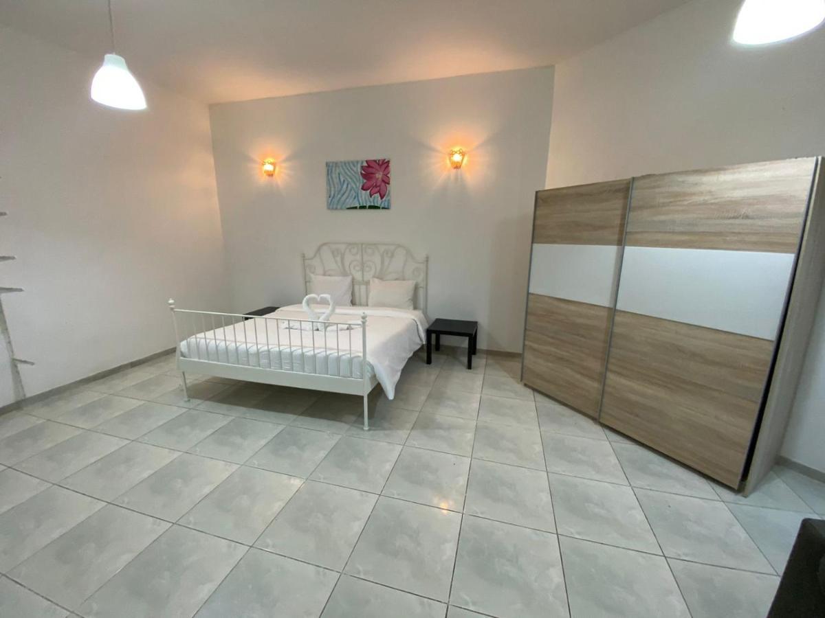 Comfortable Private In Compound Housing Guest house Dubai