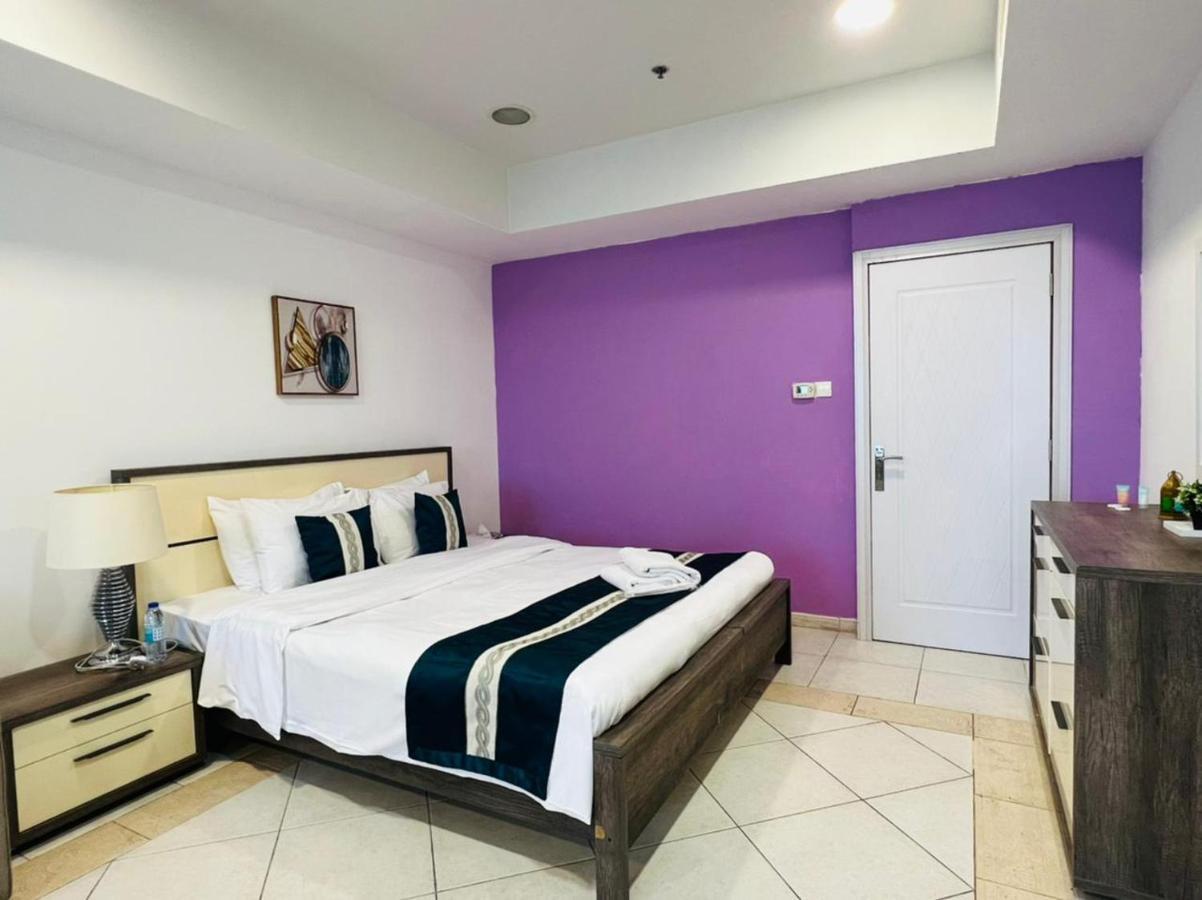 3 Bedroom Sea View Princess Marina ! Walk To Beach Apartment