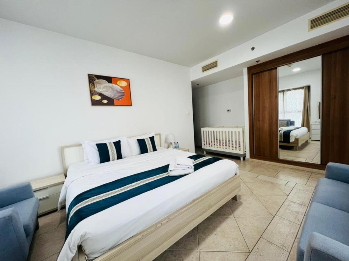 Apartment 3 Bedroom Sea View Princess Marina ! Walk To Beach *