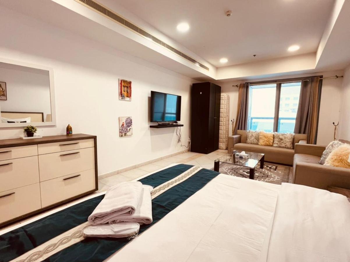 Apartment 3 Bedroom Sea View Princess Marina ! Walk To Beach Dubai