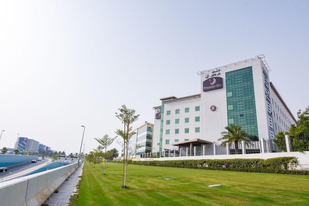 Premier International Airport 3*