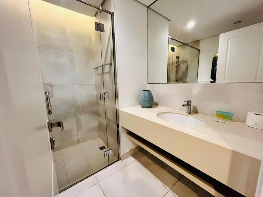 Modernlux - Lovely In Jvt Next To Park * Dubai