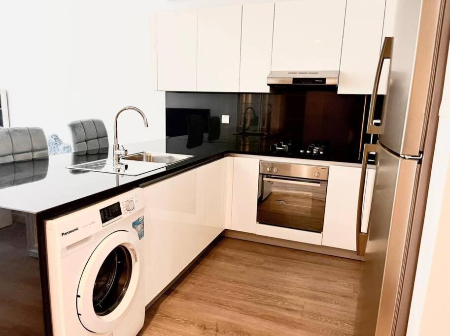 Modernlux - Lovely In Jvt Next To Park Apartment Dubai