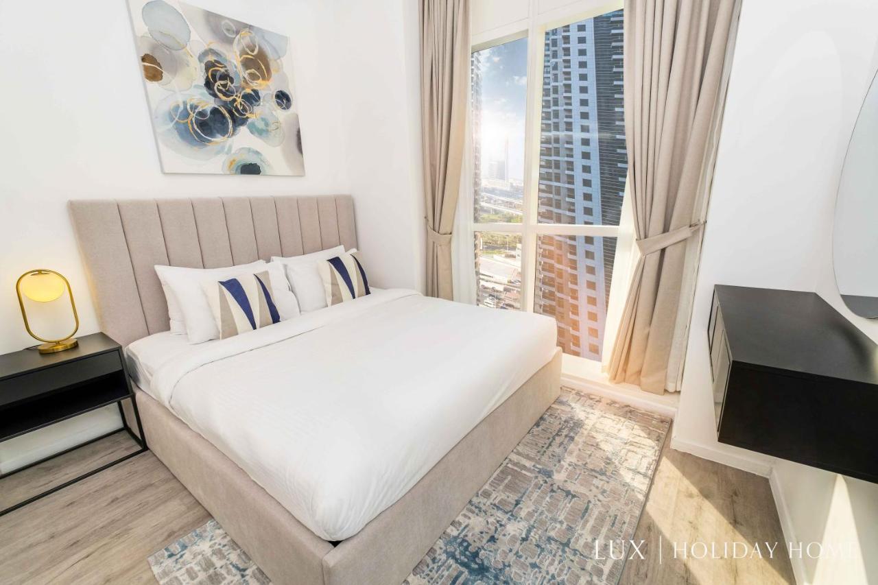 Lux - The Ultimate Lake View