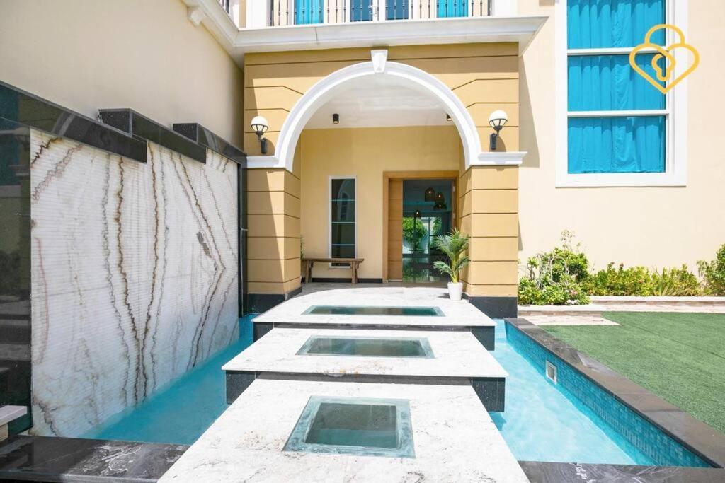 Keysplease 4 Bed Jacuzzi & Pool Jumeirah Park Dubai