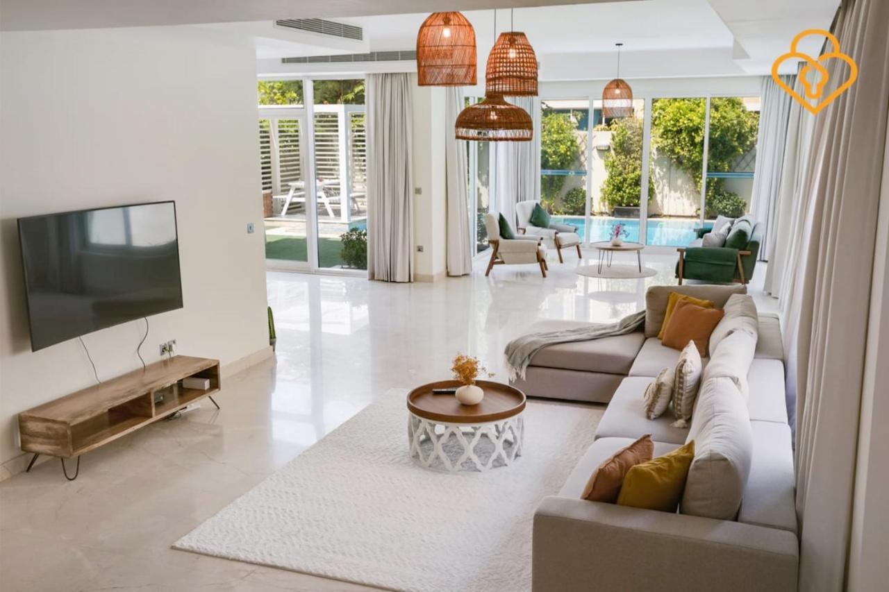 Keysplease 4 Bed Jacuzzi & Pool Jumeirah Park Villa *