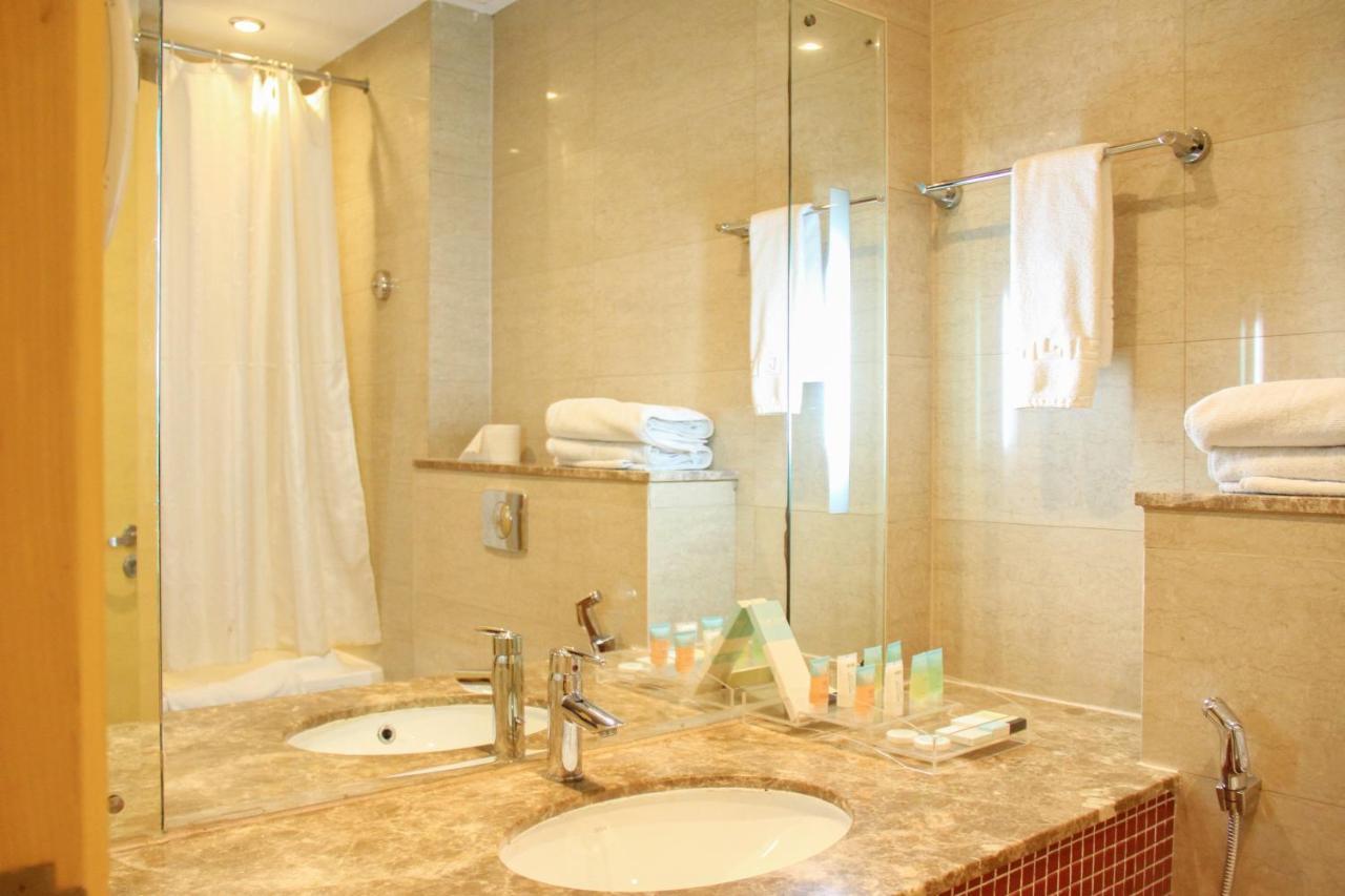 The Leela Otel 4*