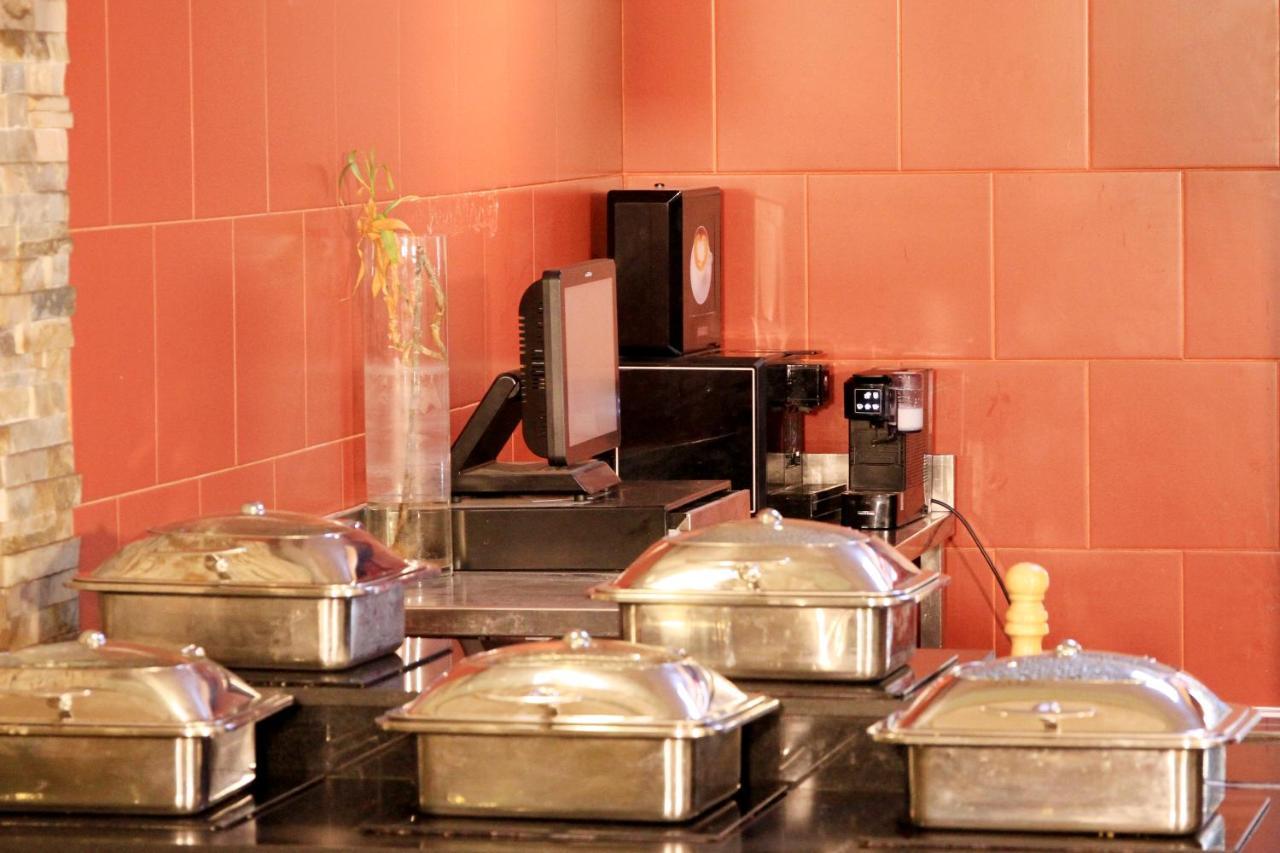 Hotel The Leela 4*