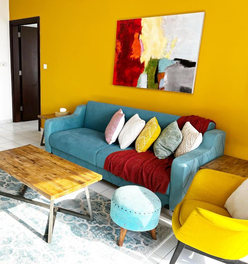 Apartment Newly Renovated Marina & Sea View Family