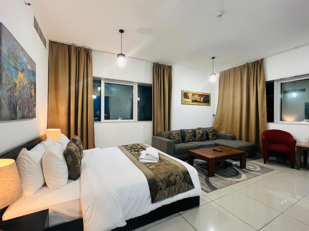Entire Private Self Catered Marina Daire *
