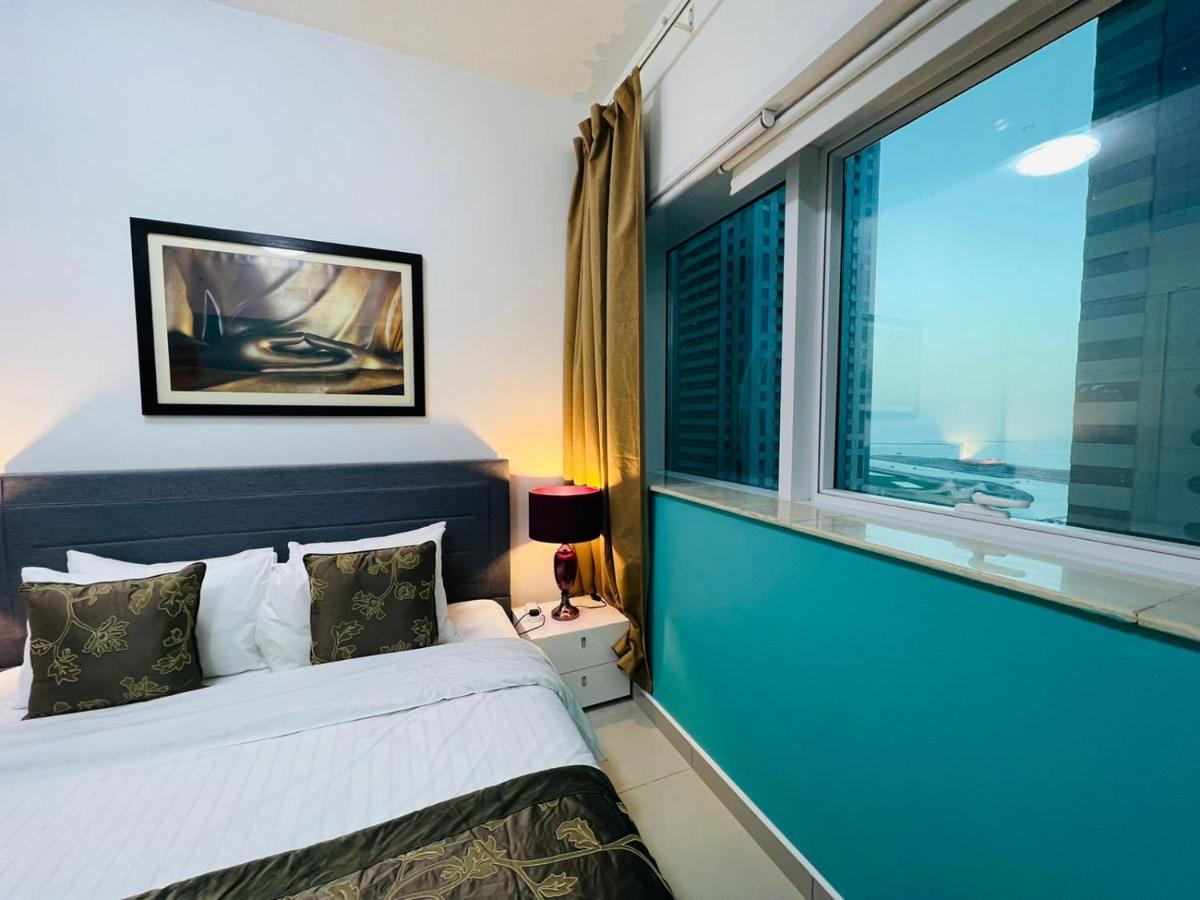 Entire Private Self Catered Marina Daire
