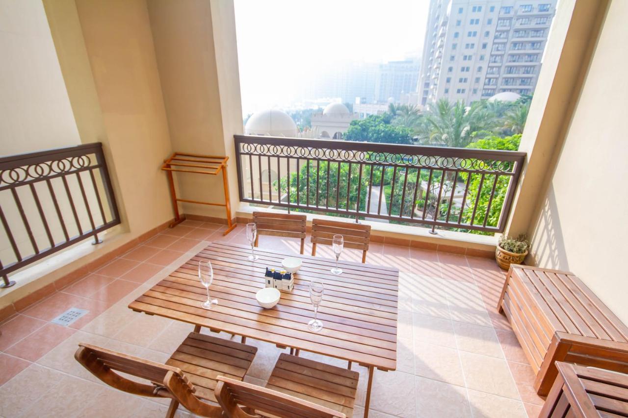 Bespoke Homes - Palm Jumeirah- 2 Bedroom & Pool Access, South Apartment