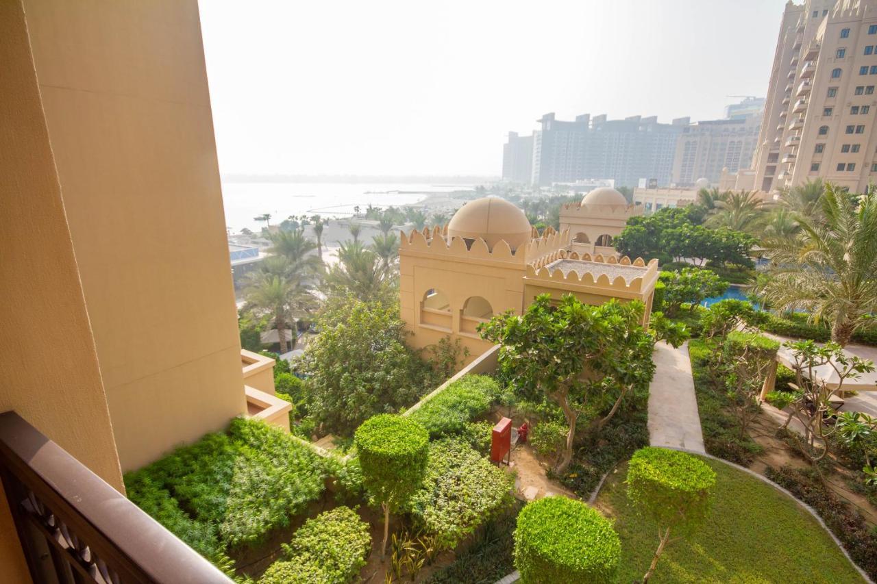 Bespoke Homes - Palm Jumeirah- 2 Bedroom & Pool Access, South Apartment Dubai