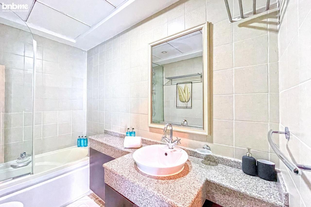Bnbmehomes - Experience Luxurious Sky High Marina Living - 8044